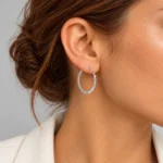 گوشواره حلقه‌ای زنانه آبکاری نقره طرح مهره مکعبی براق